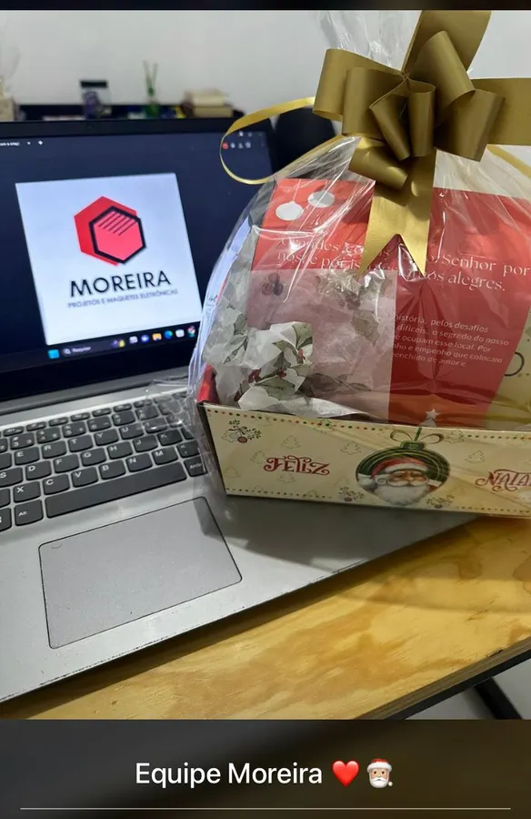 Cesta de Natal enviada por cliente para a equipe Moreira